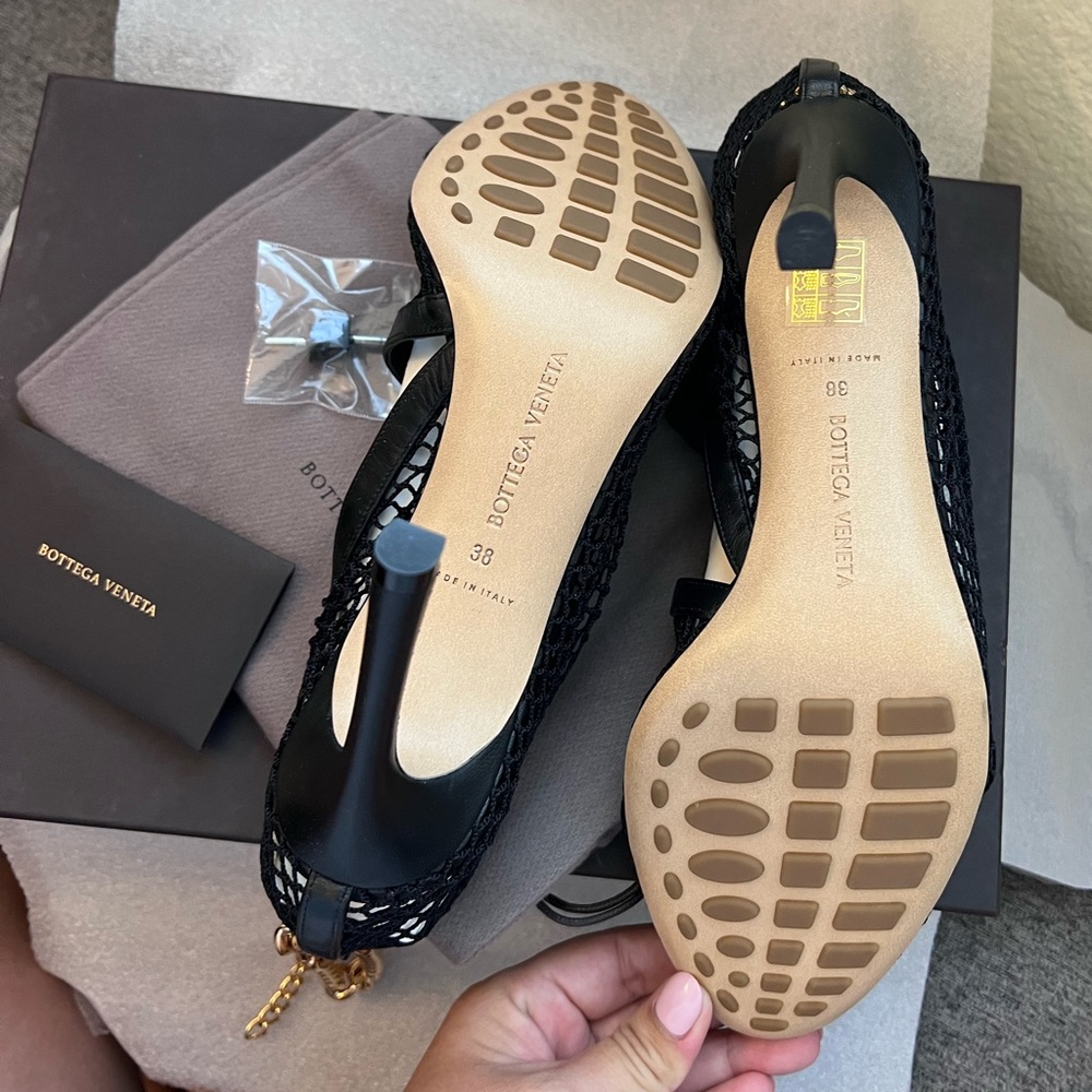 Bottega Veneta Black Chain Mesh Pumps 
Size 38 - Picture 2 of 4